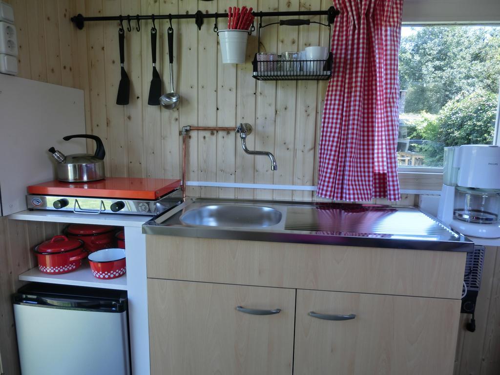 Pipowagen Camping Puur Genieten Bed and Breakfast Someren Habitación foto